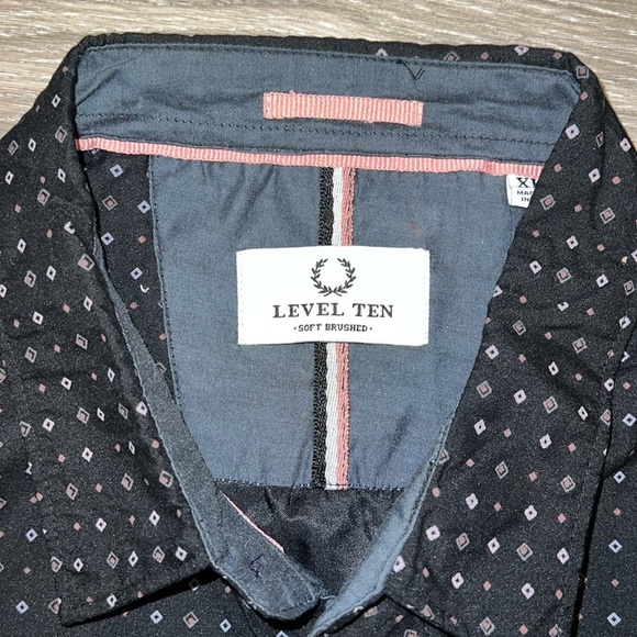 Level Ten short sleeve button down. Size XL. NWT - Picture 4 of 5